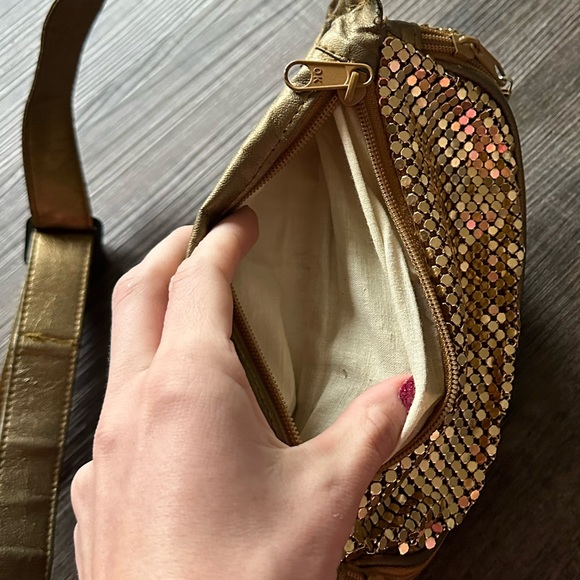 Gold belt bag - Picture 2 of 4